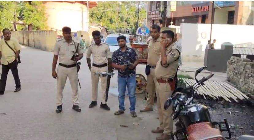Motihari: मुहर्रम को लेकर शहर के संवेदनशील इलाकों की ड्रोन से हो रही निगरानी