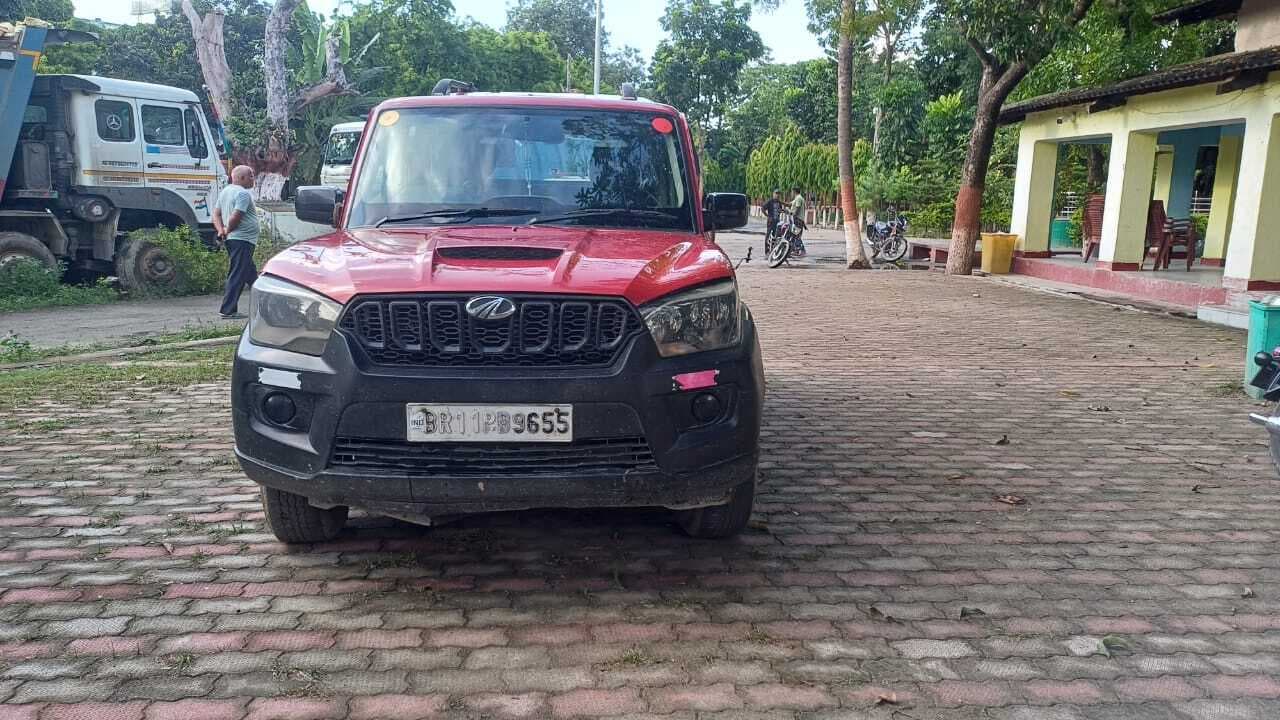 बारात से लौट रहे वाहन से शराब बरामद, चार बाराती गिरफ्तारी