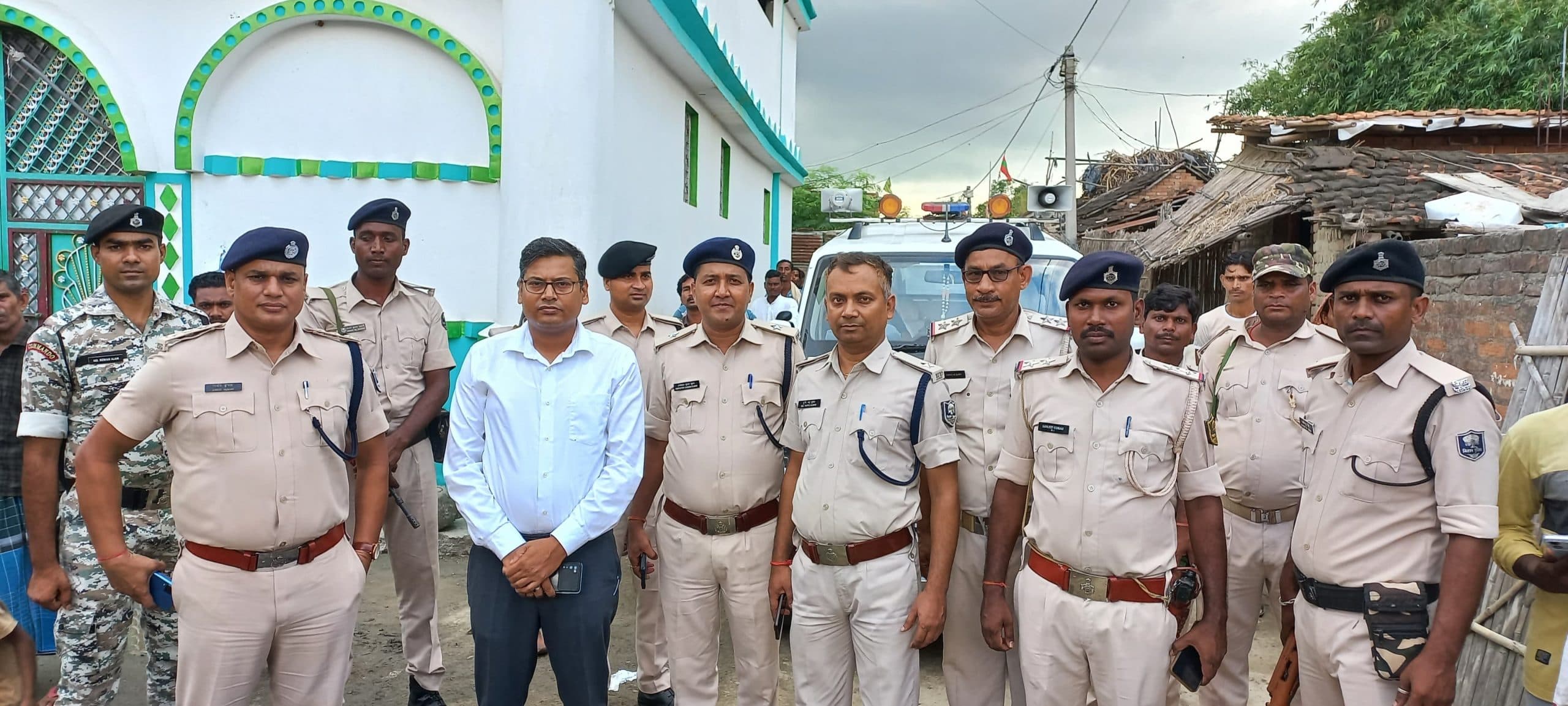 मायामारी गांव में मुहर्रम पर्व शांतिपूर्ण मानने को लेकर ग्रामीणों के साथ की बैठक