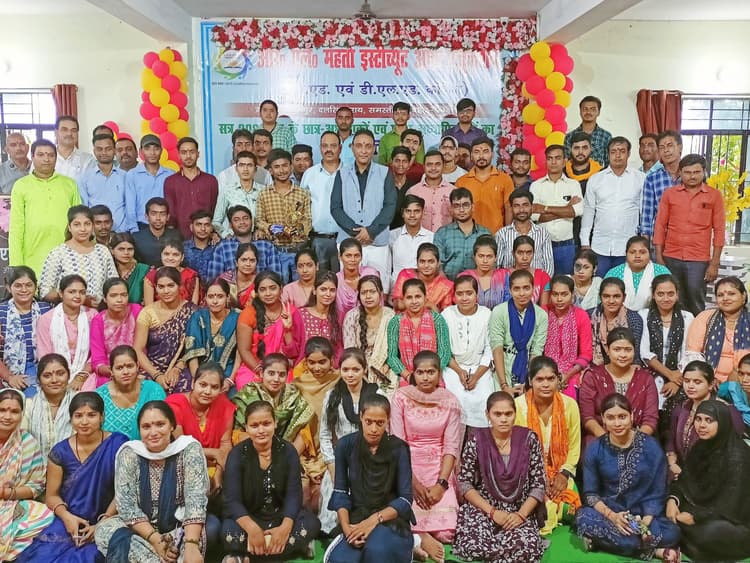 Samastipur News:आरएल महतो कॉलेज के प्रशिक्षु डिस्टिंक्शन मार्क्स के साथ उत्तीर्ण