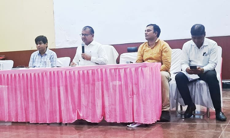 लोकतंत्र की मजबूती के लिए सभी को गणना प्रपत्र भरना जरूरी : डीएम