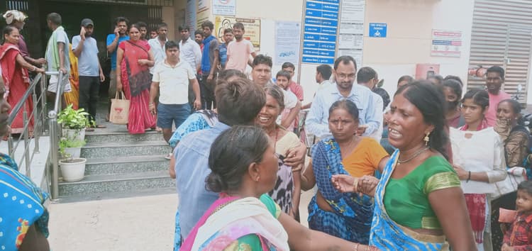 बाइक-ऑटो की टक्कर में युवक की मौत, पांच लोग घायल