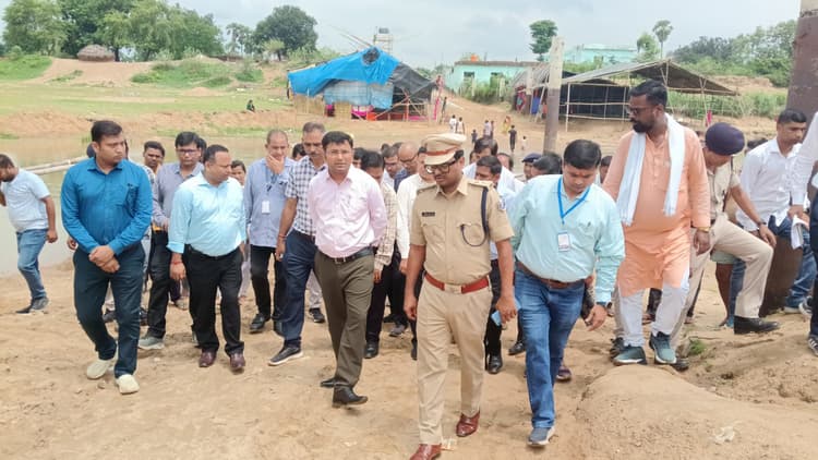बालू की मात्रा कम पाये जाने पर नियमानुसार बालू बिछाने का निर्देश