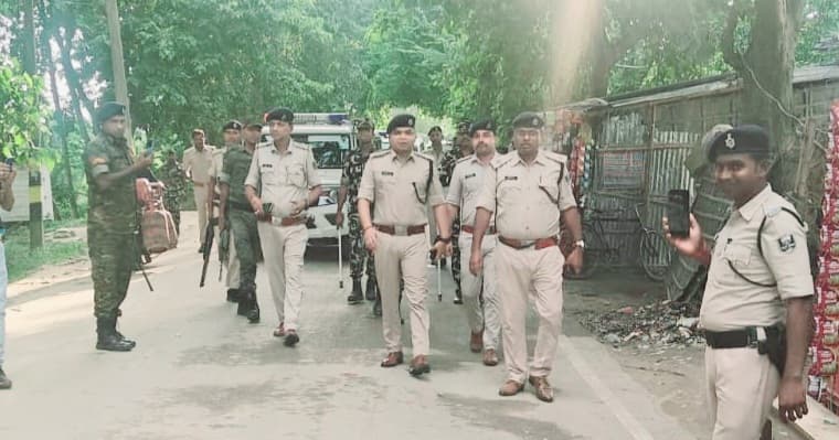 मुहर्रम को लेकर निकाला गया फ्लैग मार्च