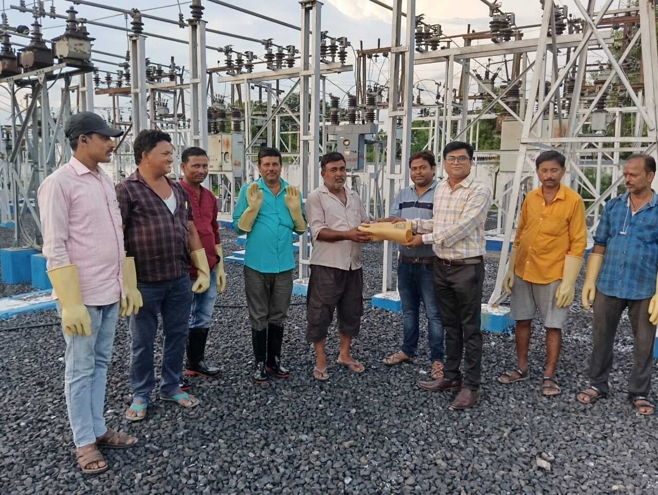 मानव बलों को उपलब्ध कराया सुरक्षात्मक उपकरण