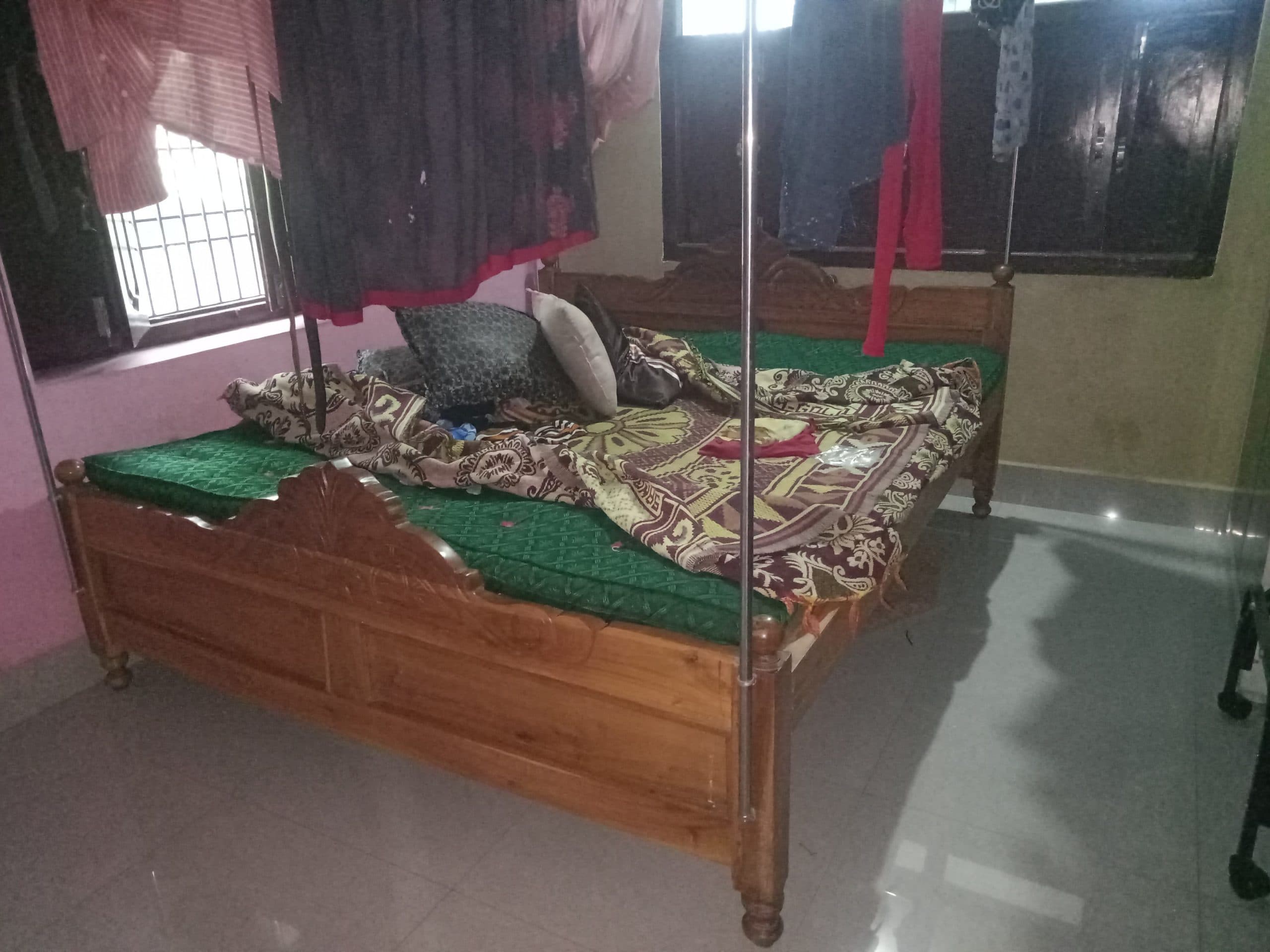 जिप अध्यक्ष के बॉडीगार्ड के घर लाखों की चोरी