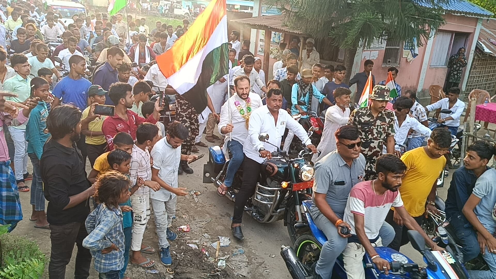 तिरंगा यात्रा में शामिल हुए मंत्री, कहा ऑपरेशन सिंदूर की सफलता पर देश भर में निकाला जा रहा तिरंगा यात्रा