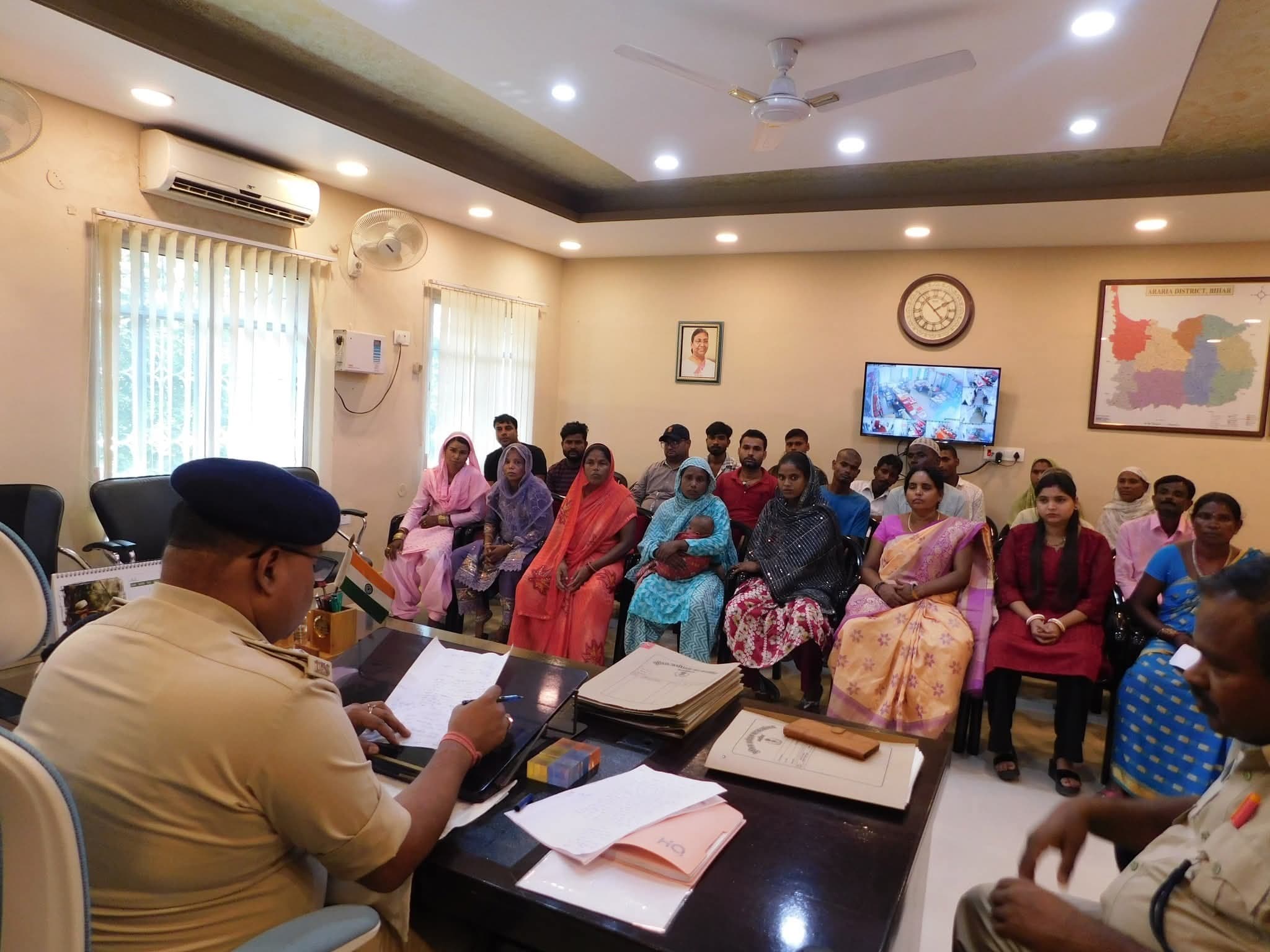 एसपी ने की दो दर्जन मामलों की सुनवाई