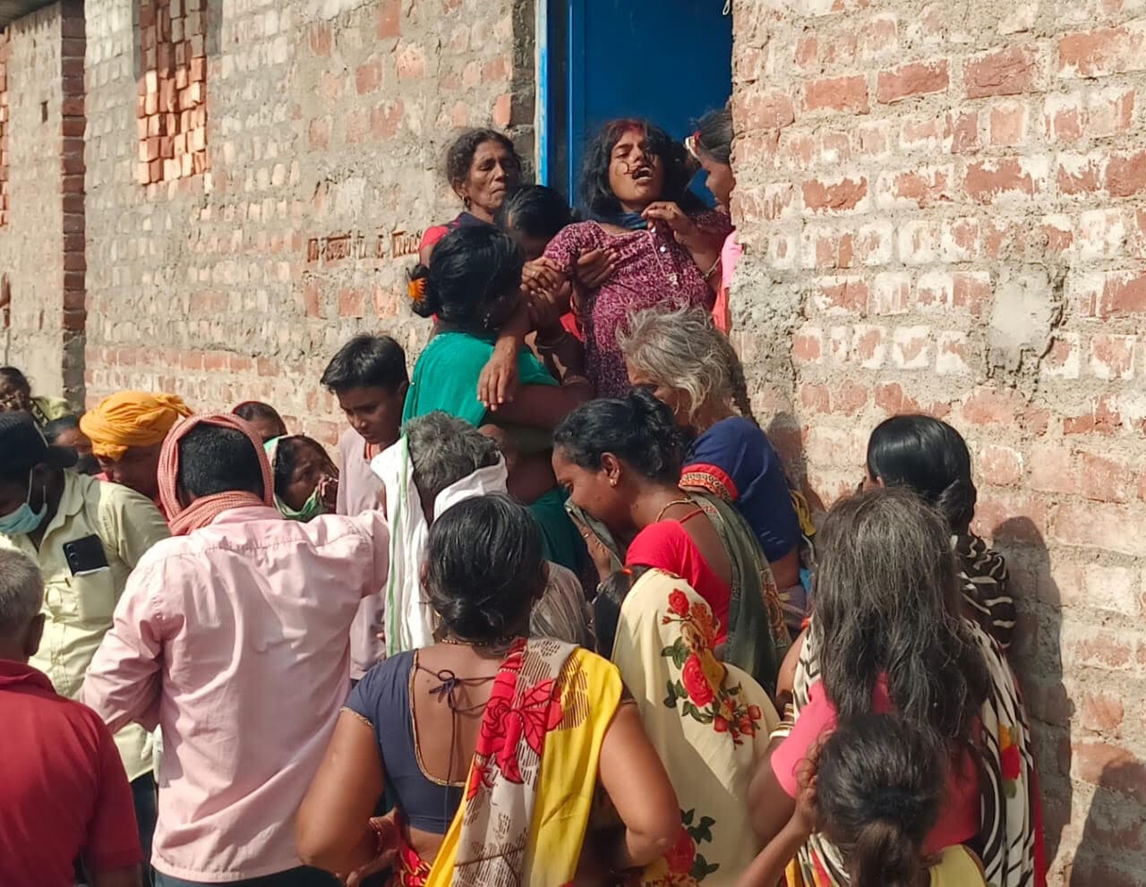 तेलंगाना फैक्ट्री हादसा : राजू का शव चार दिन बाद पहुंचा गांव, माहौल गमगीन