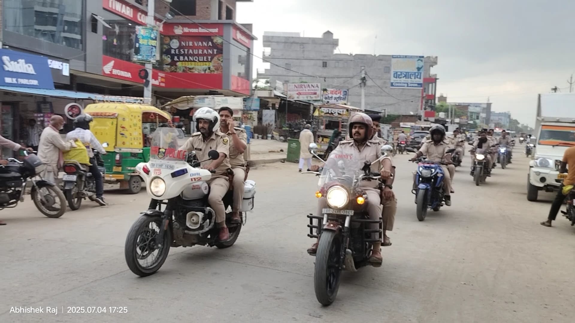 मुहर्रम को लेकर निकाला गया फ्लैग मार्च, अफसरों ने की शांति की अपील