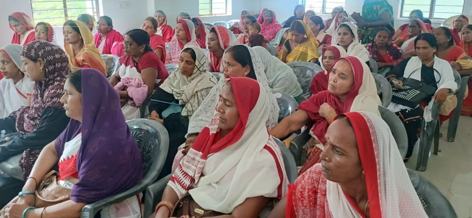 बीडीओ ने जीविका व आशा दीदियों को दी निर्वाचन कार्यों की जानकारी