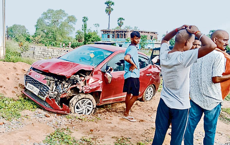 Gaya News : पुनावां फोरलेन पर तेज रफ्तार कार के धक्के से किसान की मौत