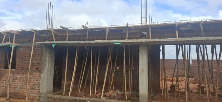 Giridih News : पैक्स के गोदाम निर्माण में अनियमितता का आरोप