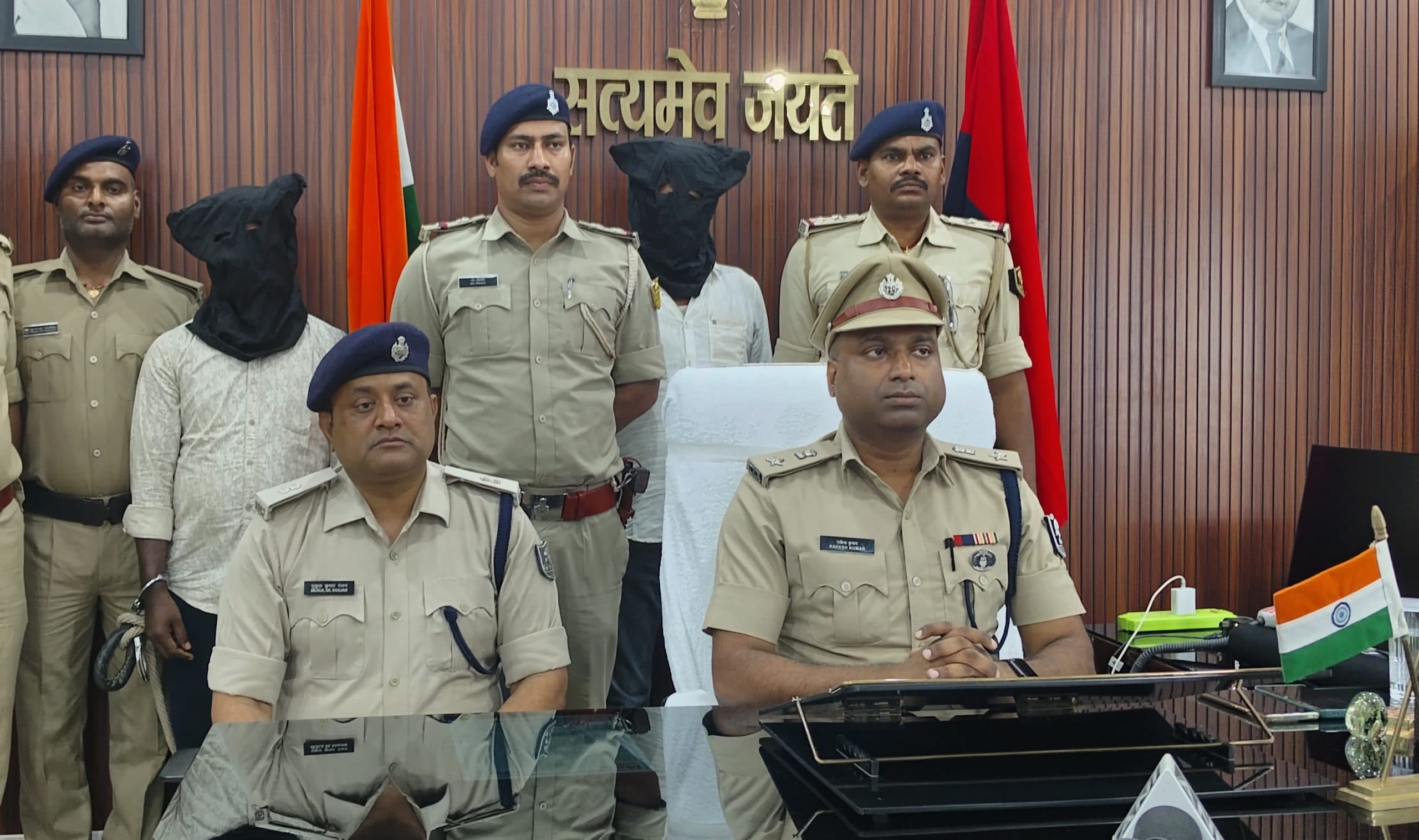 ठुठी दियारा का आतंक 50 हजार का इनामी बदमाश रवि महतो गिरफ्तार