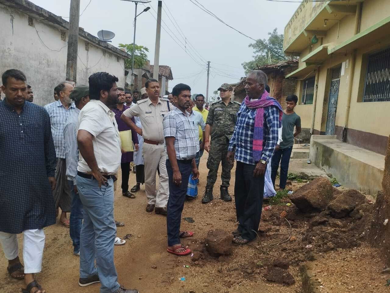 Bokaro News : मुहर्रम का झंडा गाड़ने को लेकर हुआ था विवाद, पहुंचे अधिकारी