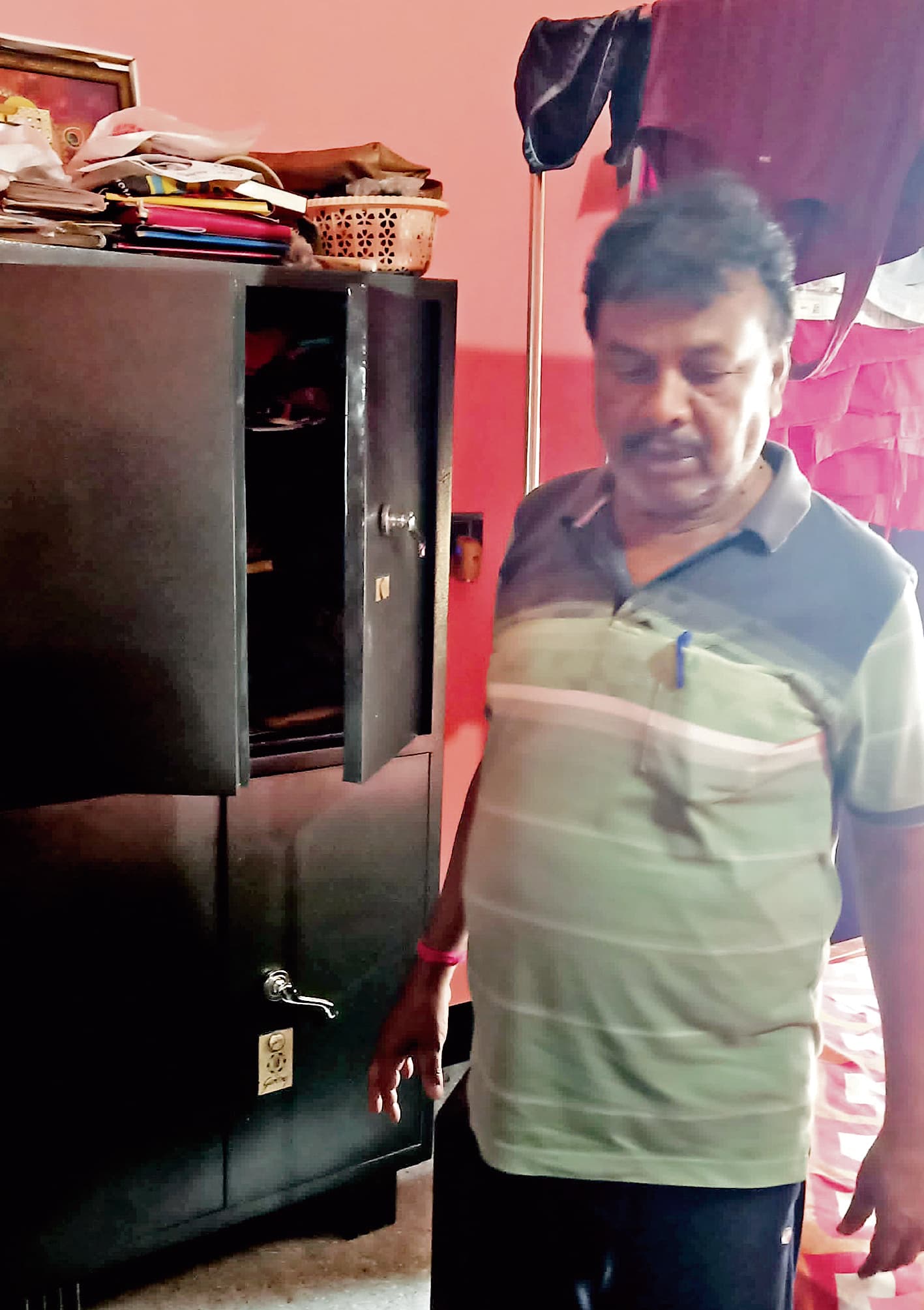 East Singhbhum News : पावड़ा नरसिंहगढ़ के ग्राम प्रधान के घर से जेवर व नकदी उड़ाये