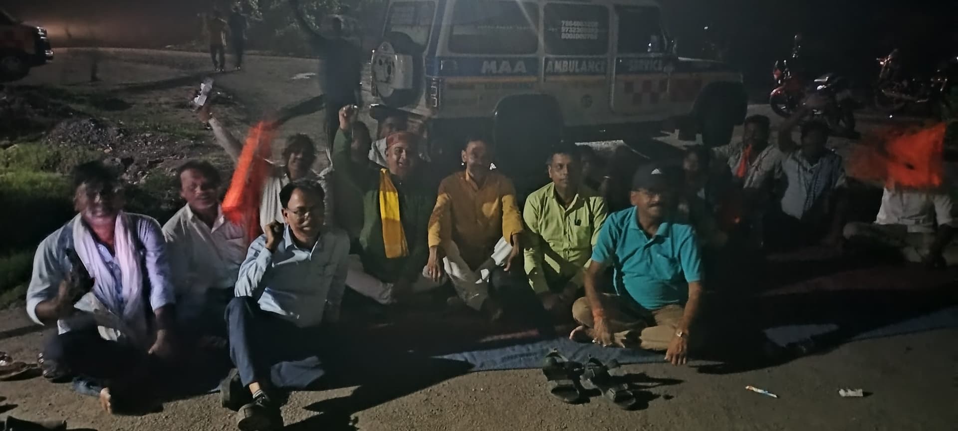 Dhanbad News : इलाज के दौरान कोलकर्मी की मौत, नियोजन को ले शव के साथ धरना