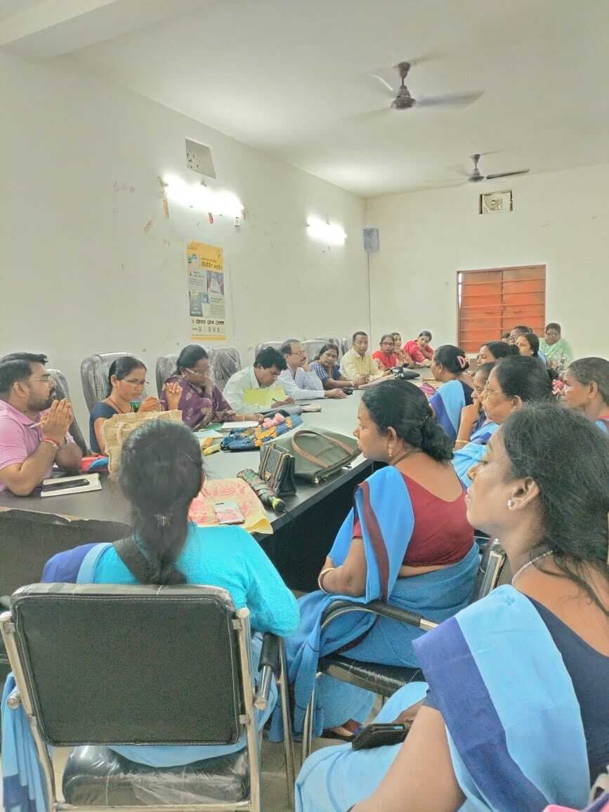 Jamshedpur News : मुखिया-जल सहिया आपस में भिड़े, बिना समाधान के बैठक समाप्त