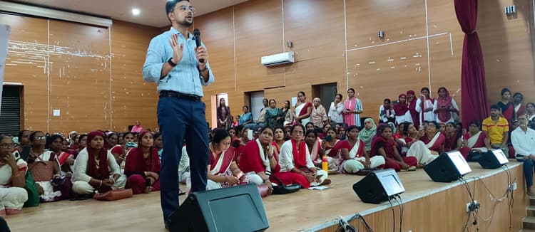 बीएलओ से समन्वय बनाकर विशेष गहन पुनरीक्षण कार्य में लायें गति