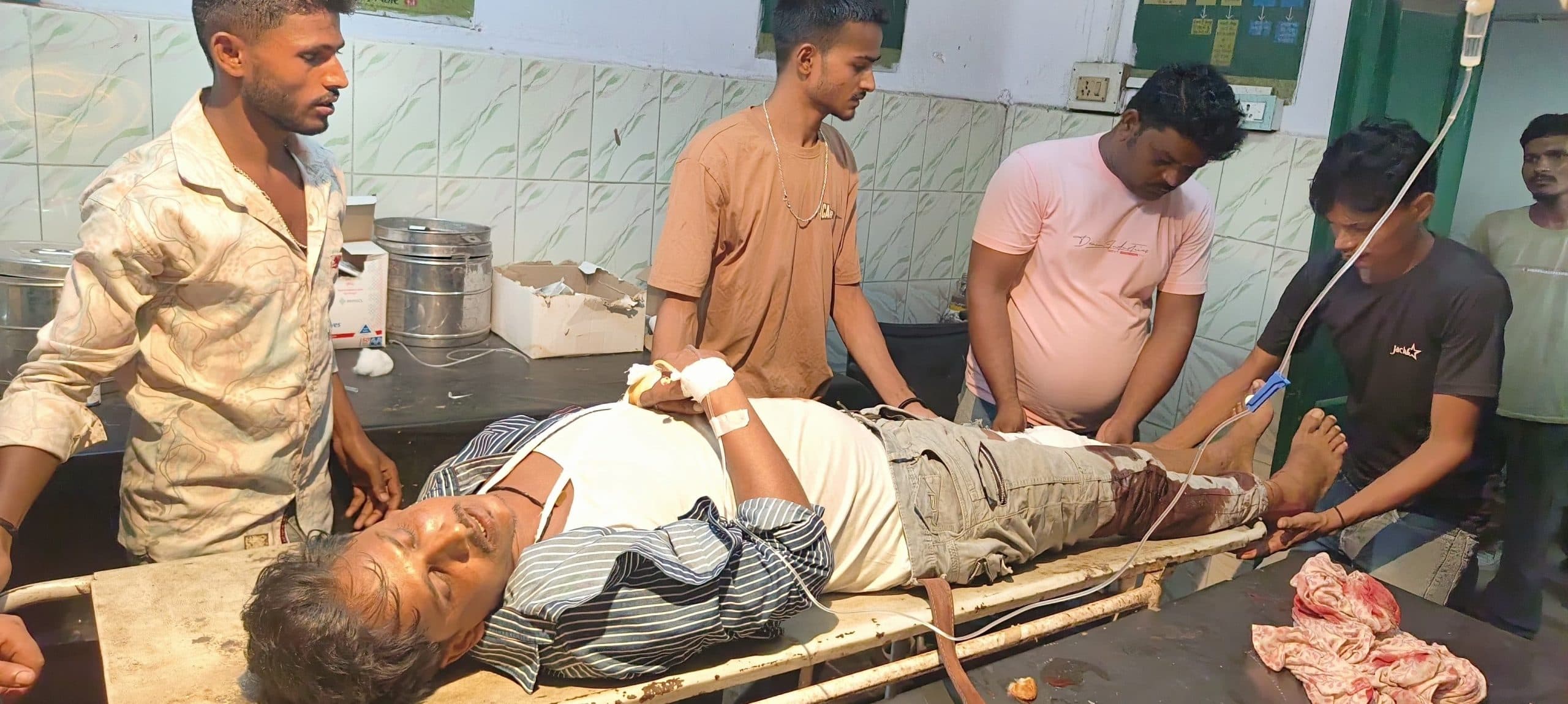 स्कॉर्पियो की टक्कर से बाइक सवार युवक घायल