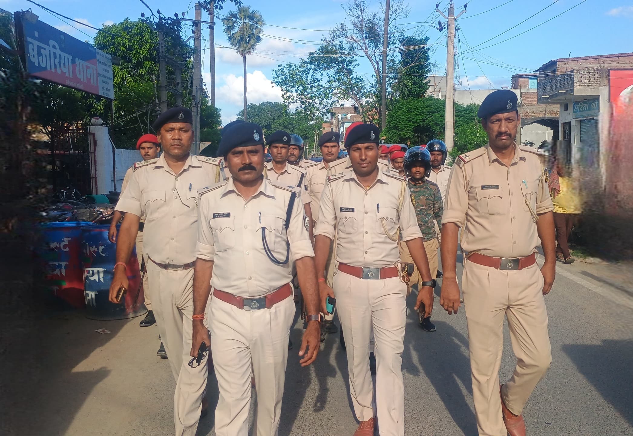 Motihari : बंजरिया में मुहर्रम को लेकर निकाला फ्लैग मार्च