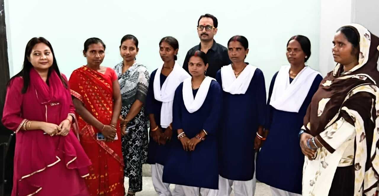 जीविका दीदियों ने संभाली सदर प्रखंड कार्यालय की साफ-सफाई की जिम्मेदारी