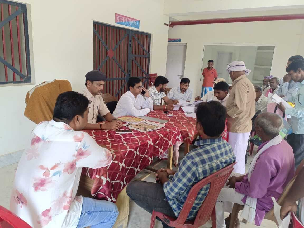 जमीनी विवाद में तीन मामलों का हुआ निष्पादन, चार नये आवेदन पड़े