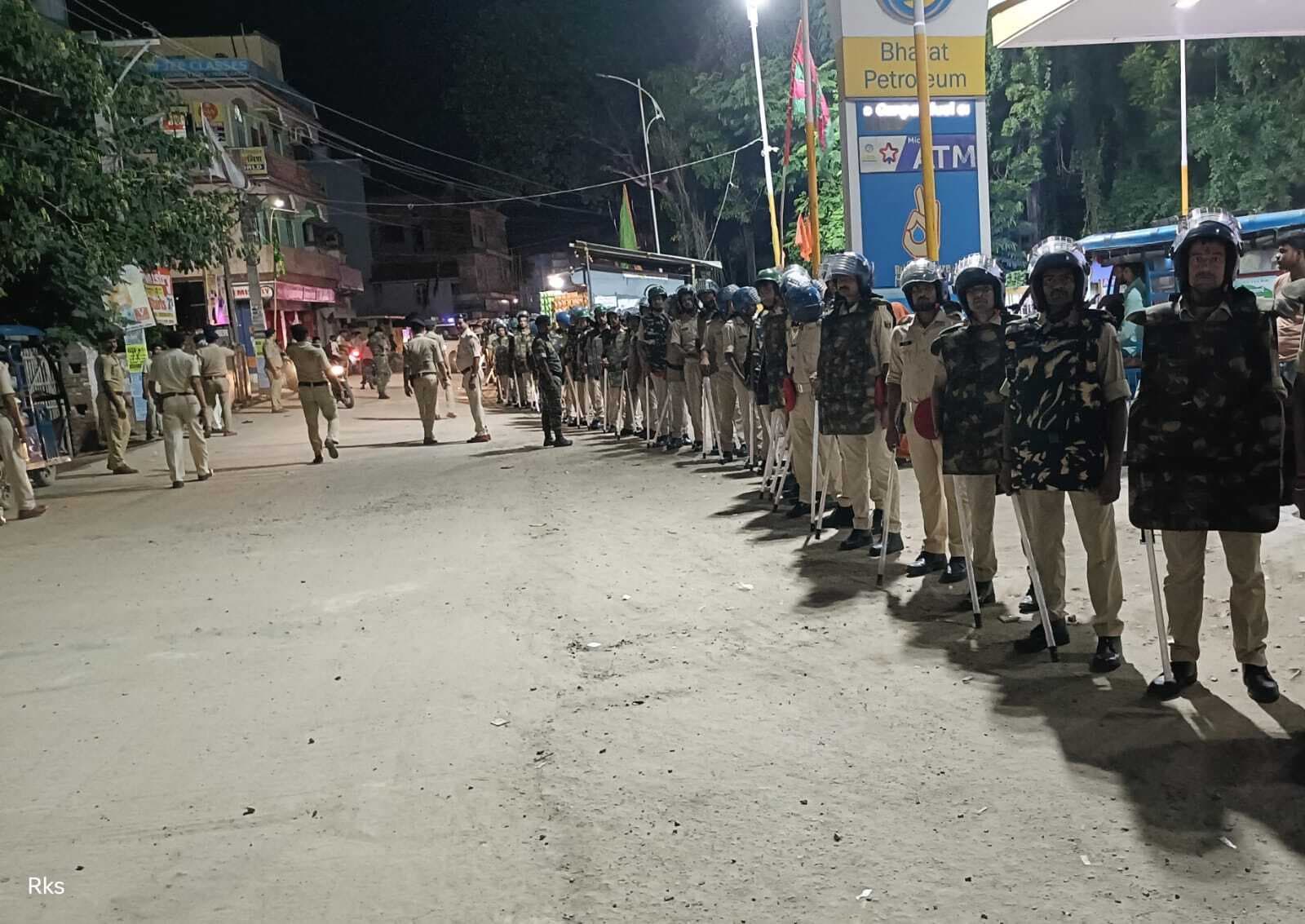 मुहर्रम शांतिपूर्ण मनाने को लेकर पुलिस ने निकाला फ्लैग मार्च