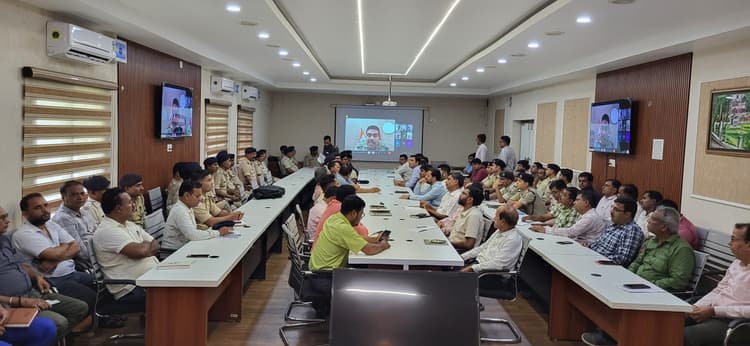 मुहर्रम त्यौहार के मद्देनजर संवेदनशील स्थानों पर बढ़ाएं गश्त