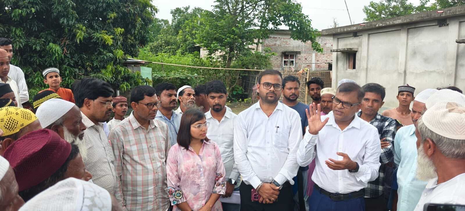 बीडीओ-सीओ ने मतदाताओं को किया जागरूक