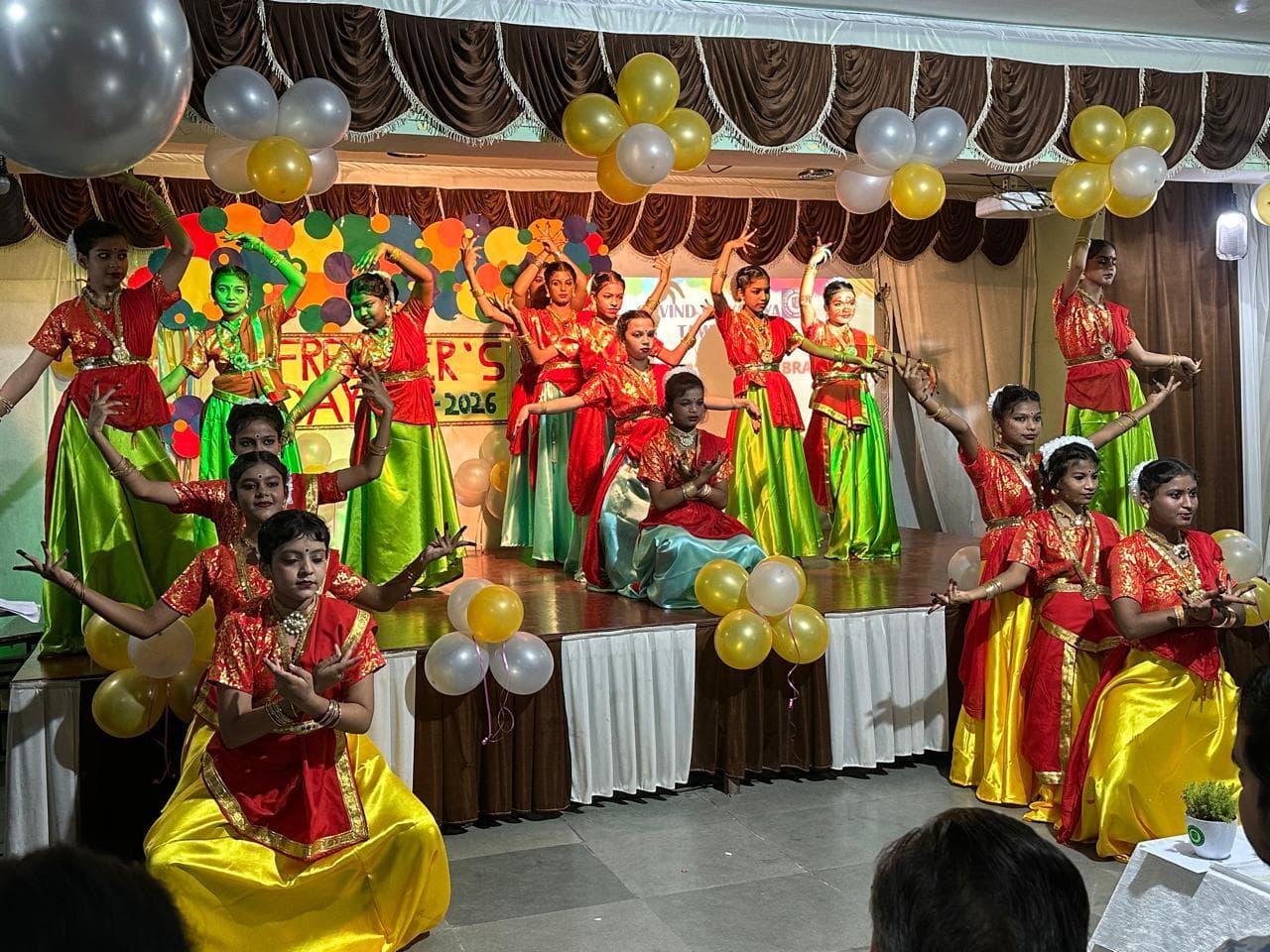 Jamshedpur news. गोविंद विद्यालय में फ्रेशर डे का रंगारंग आयोजन