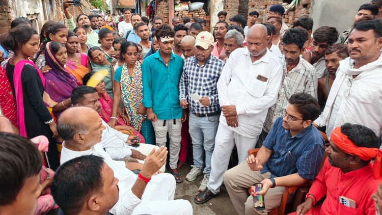 चाचा-भतीजे की मौत पर विधायक ने परिजनों से मिल जताया शोक
