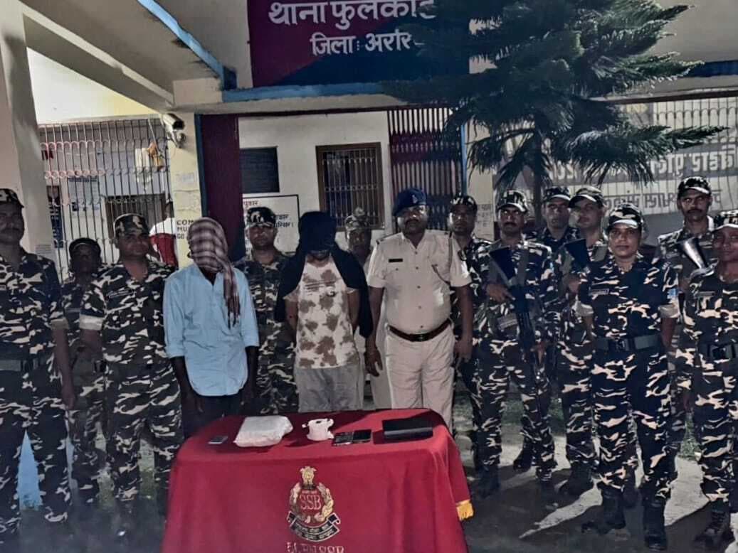 136 ग्राम स्मैक के साथ दो तस्कर गिरफ्तार