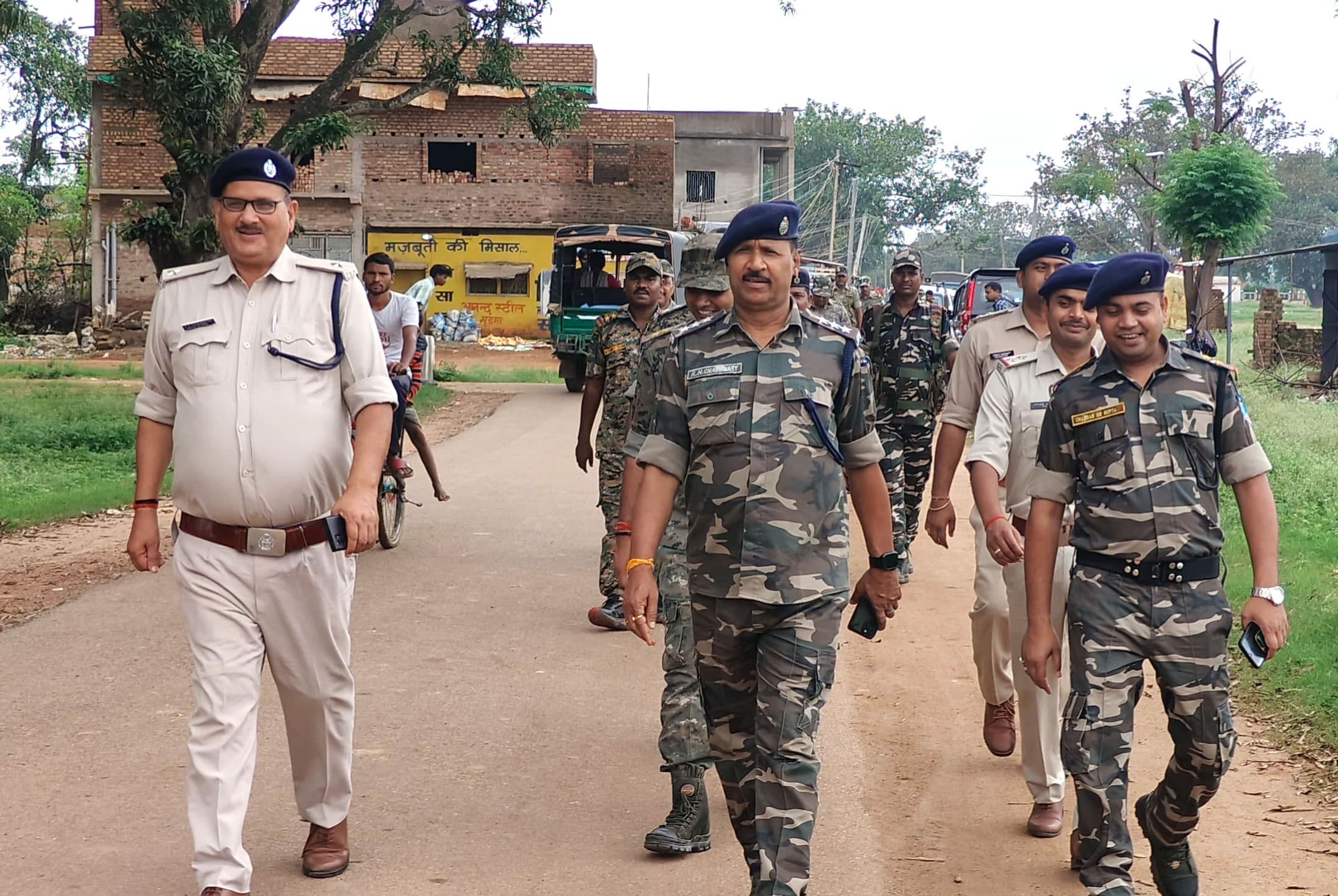 मुहर्रम को लेकर मांडर व चान्हो में फ्लैग मार्च