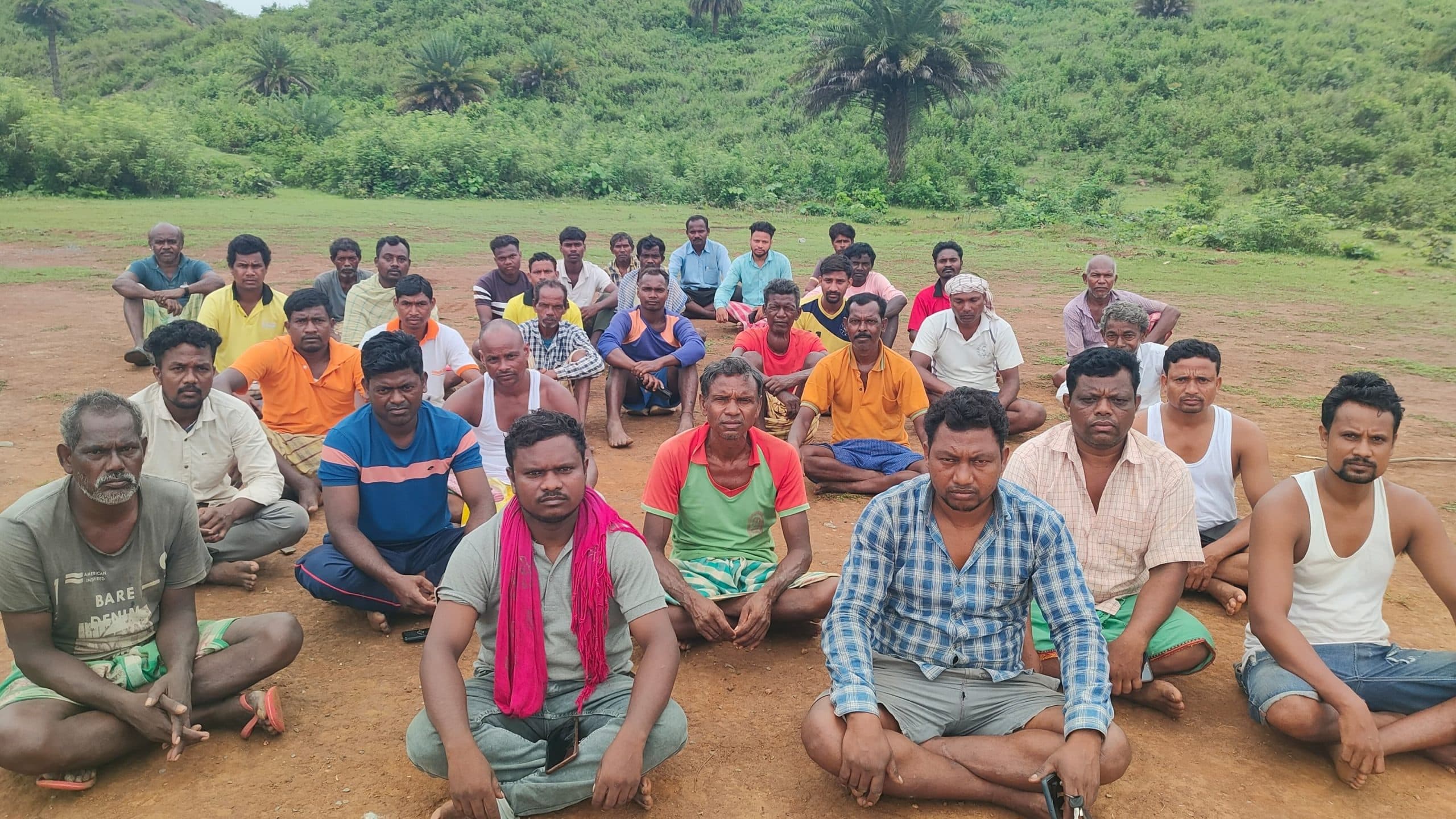 Seraikela Kharsawan News : अस्पताल में दवा नहीं, बाहर से खरीद रहे डायरिया पीड़ित