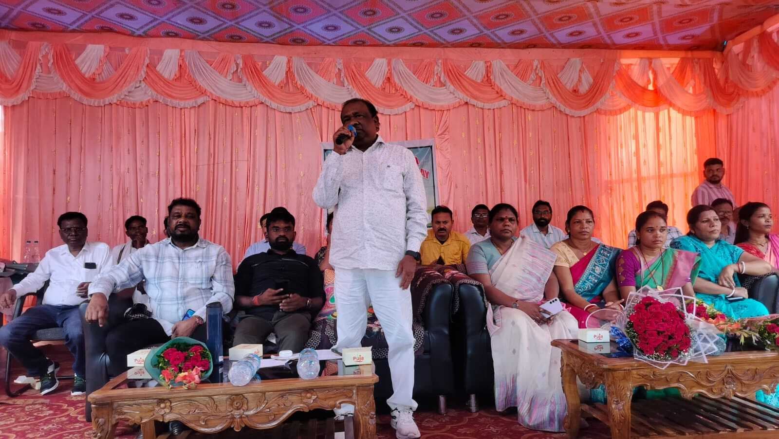 East Singhbhum News : खराब रिजल्ट वाले स्कूलों की जांच कर शिक्षकों पर कार्रवाई होगी