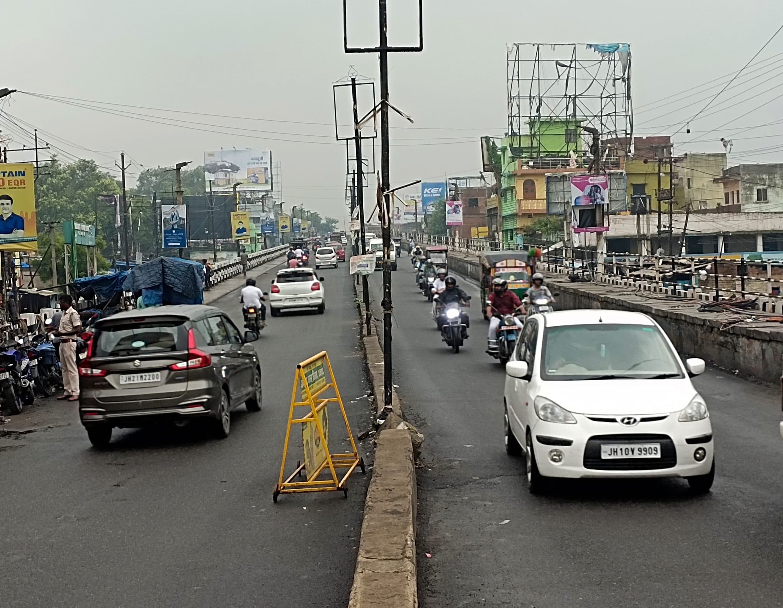 Dhanbad News: बैंकमोड़ फ्लाईओवर के दोनों लेन खुले, ट्रैफिक में दिखा सुधार