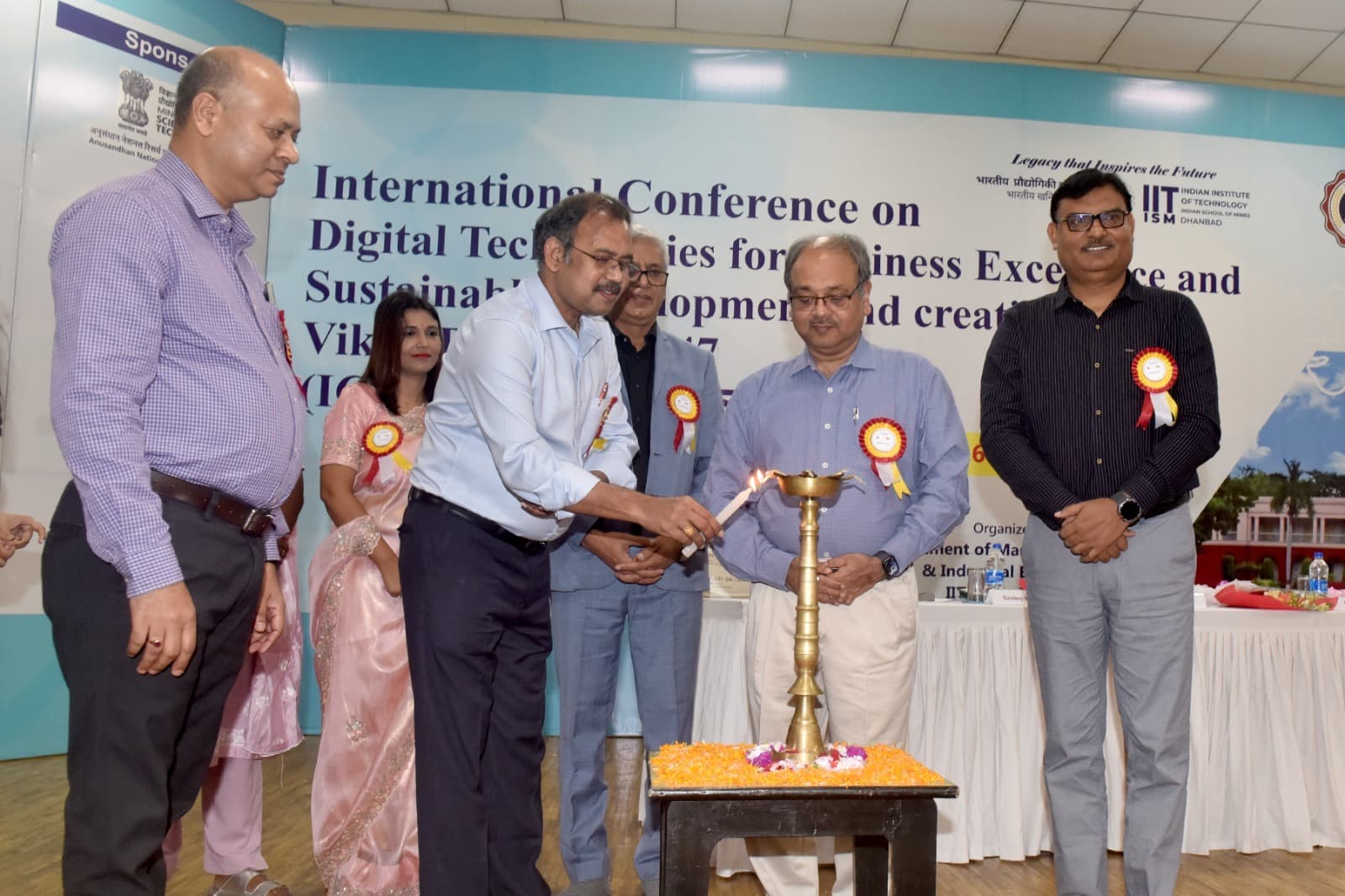 Dhanbad News: डिजिटल तकनीकों से विकसित भारत की दिशा में बढ़े कदम