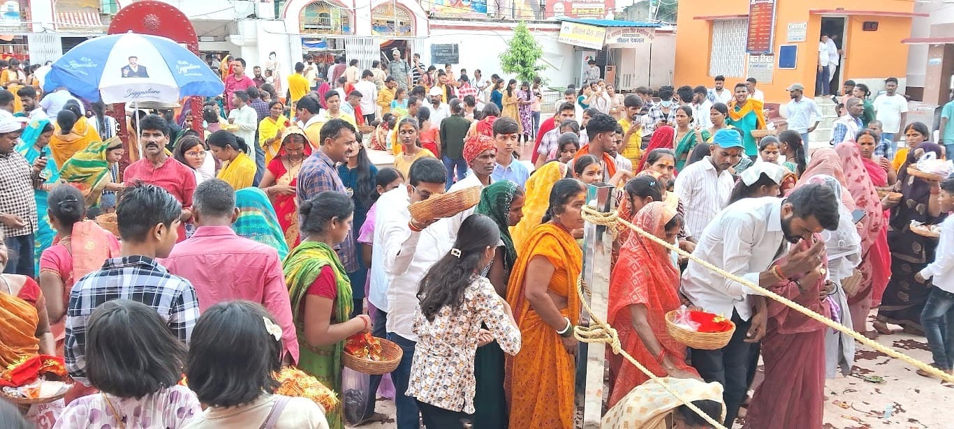 भगवान सूर्य से अच्छी फसल की कामना