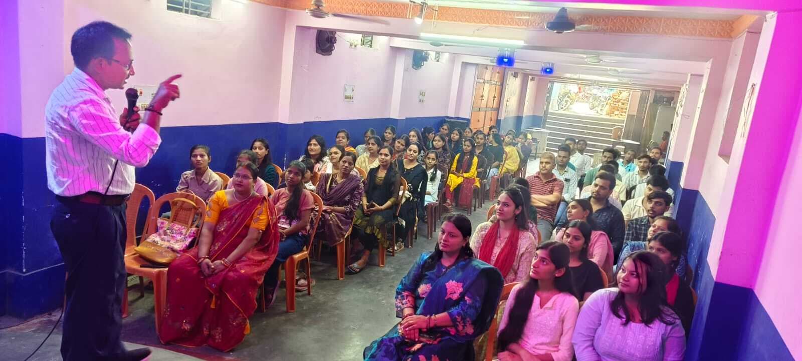 सकारात्मक सोच के साथ कर्तव्य निष्ठा से मिलेगी सफलता : अमरेन्द्र