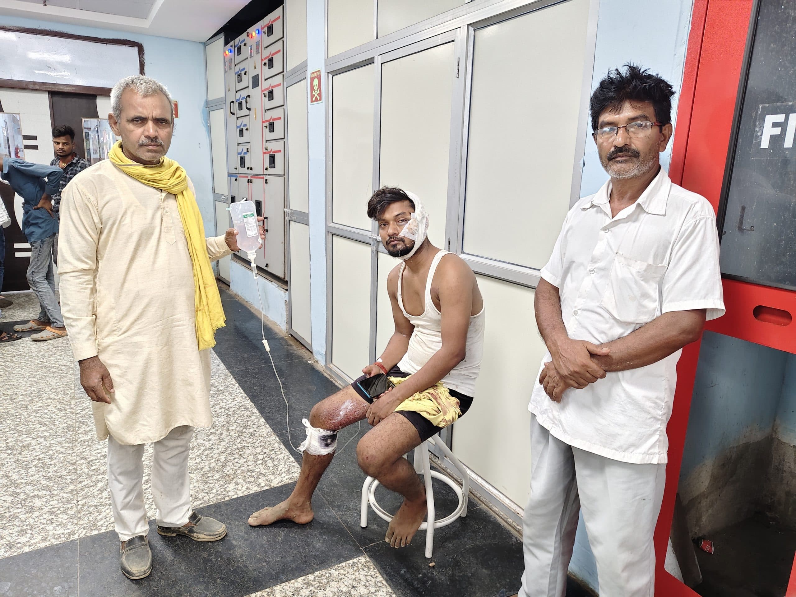 जमीन का अरार काटने के विवाद में मारपीट व फायरिंग