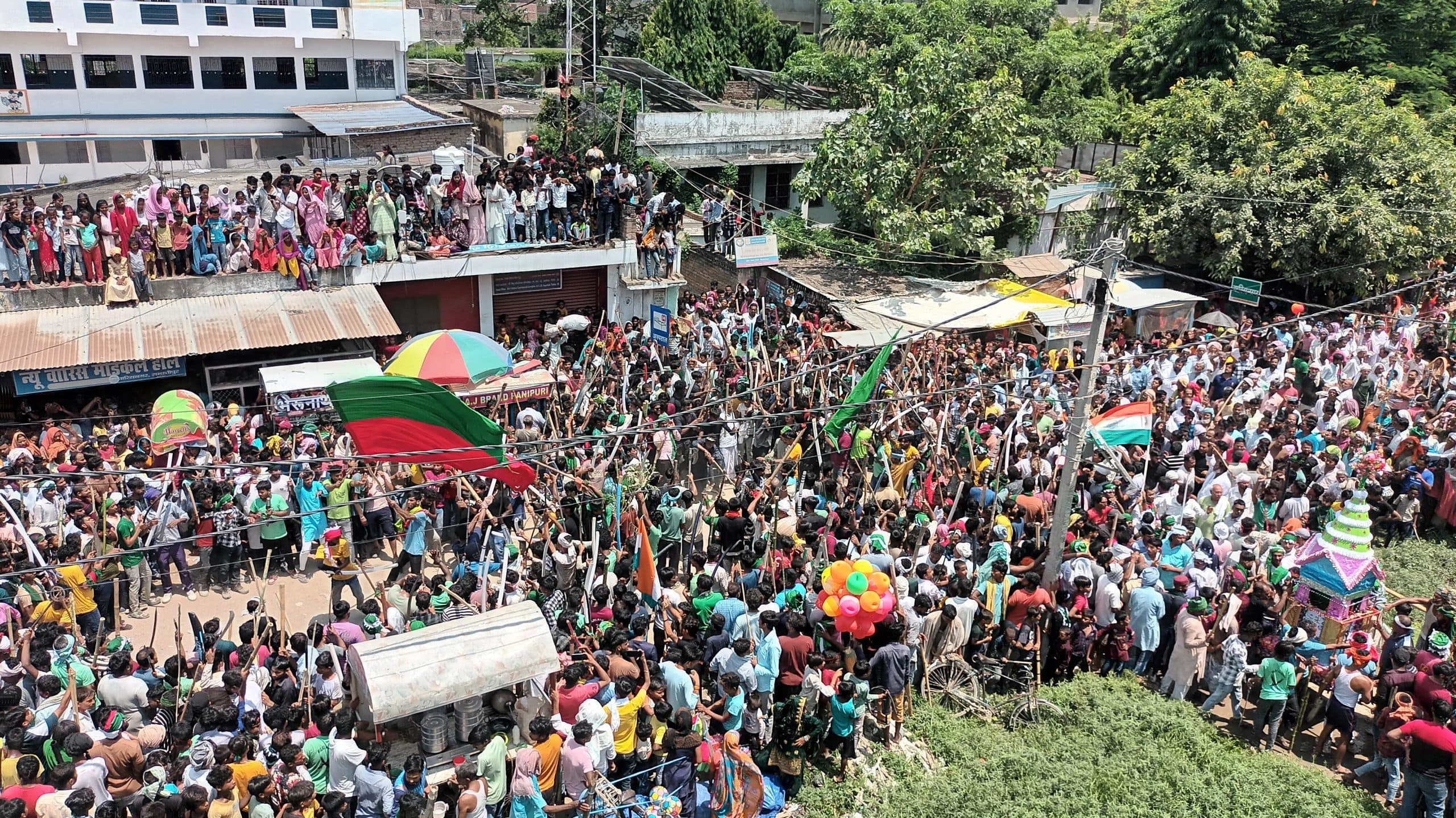 Samastipur News:शांतिपूर्ण तरीके से मोहर्रम को लेकर निकाला गया ताजिया जुलूस