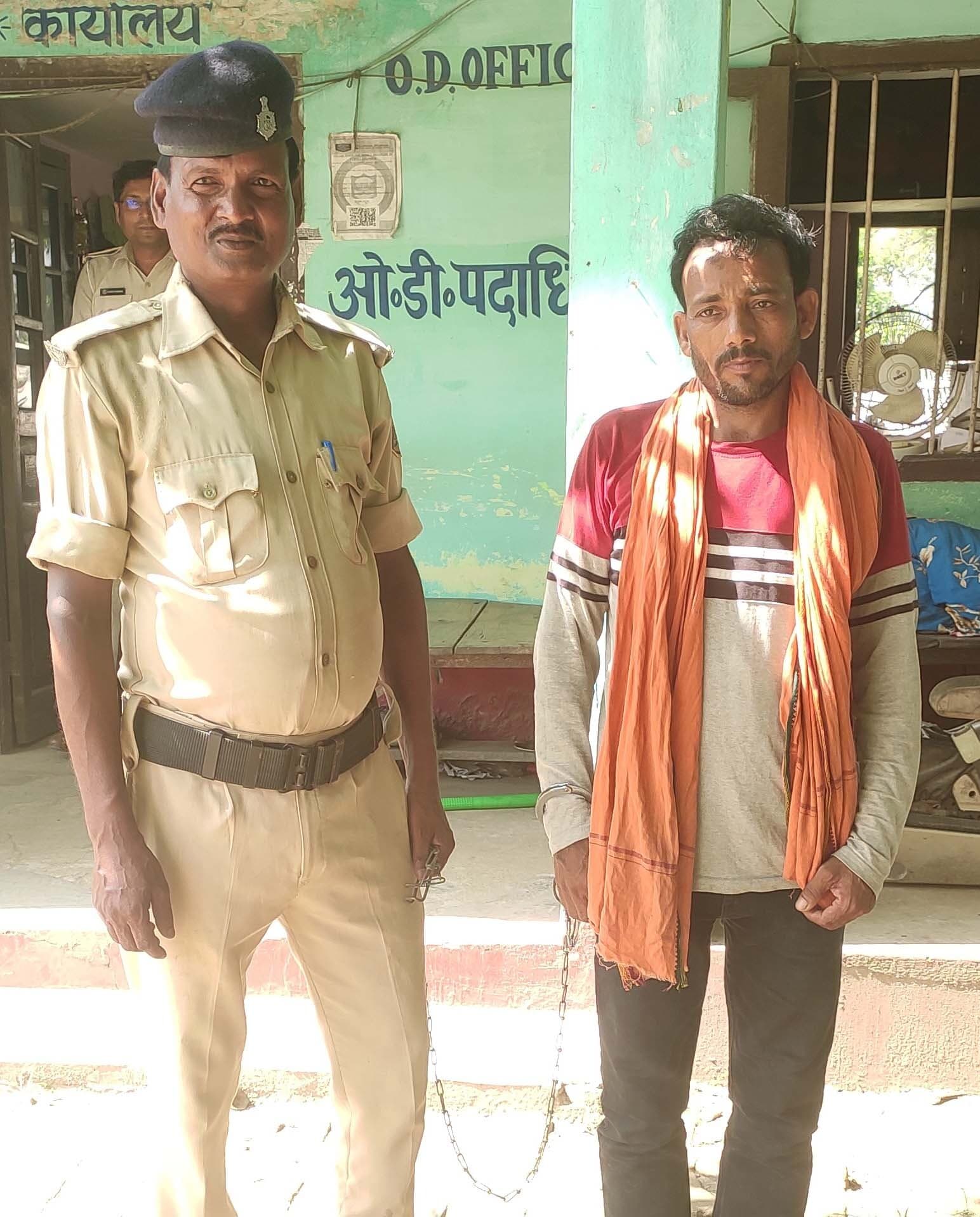 फरार अभियुक्त को पुलिस ने किया गिरफ्तार