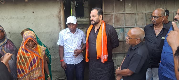 पीड़िता से मिले मंत्री, गुनाहगारों को मिलेगी सजा