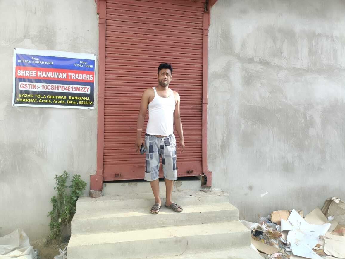 चोरी नहीं कर पाये तो, की तीन राउंड फायरिंग