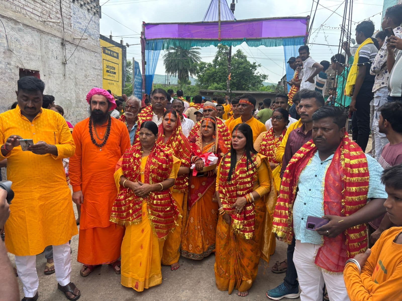 मां दुर्गा की प्राण-प्रतिष्ठा को लेकर निकाली गयी भव्य कलश शोभायात्रा