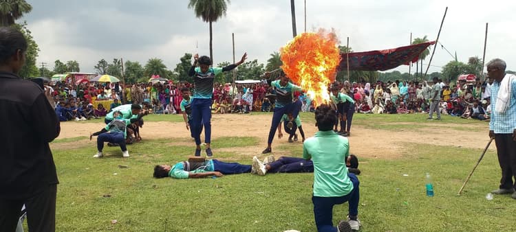 जसीडीह : मुहर्रम पर अखाड़े का आयोजन, पारंपरिक हथियार से दिखाये करतब