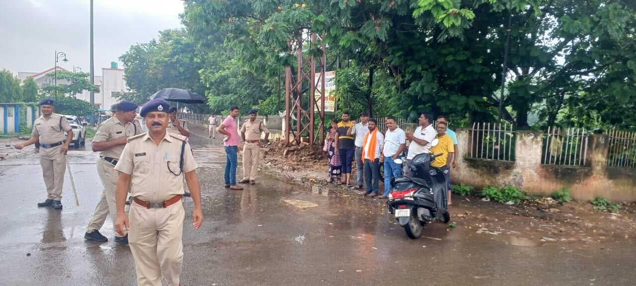 कोयला डंपिग यार्ड हटाने को लेकर लोगों ने किया प्रदर्शन