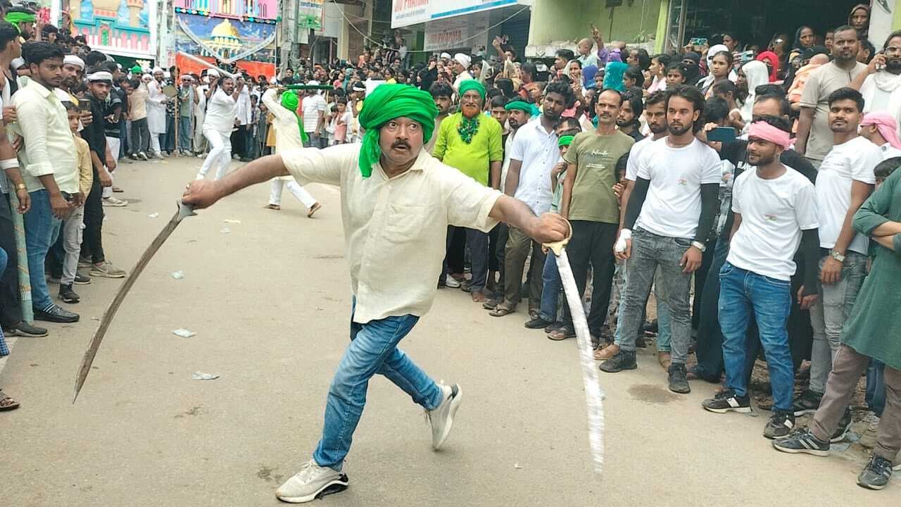 Kaimur News : या अली, या हसन, या हुसैन... से गूंजती रहीं सदाएं