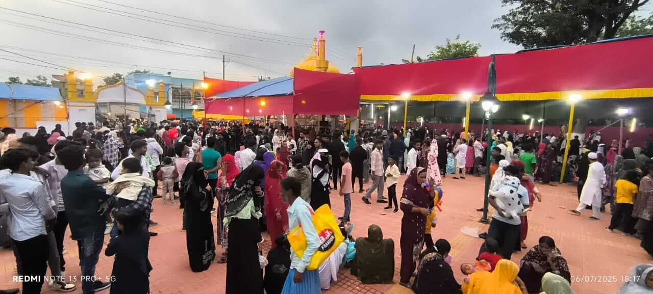 मुहर्रम पर कर्बला में उमड़ी अकीदतमंदों की भीड़, इमाम हुसैन को किया याद